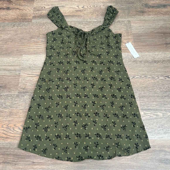NWT Kirious Los Angeles Floral Green Black Dress Tie Front Mini Medium - Picture 1 of 9